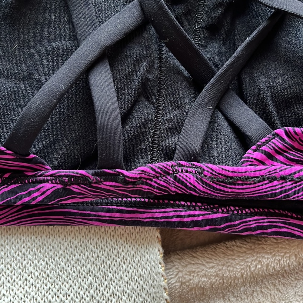 Free to be Lululemon sports bra size 4 - Picture 7 of 11